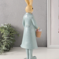 Сувенир полистоун "Заяц с корзинкой цветов, в зелёном плаще и сапогах" 9х8х30 см