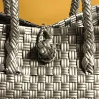 Сумка плетёная пластиковая 23х11х30 см, цв. серебристый