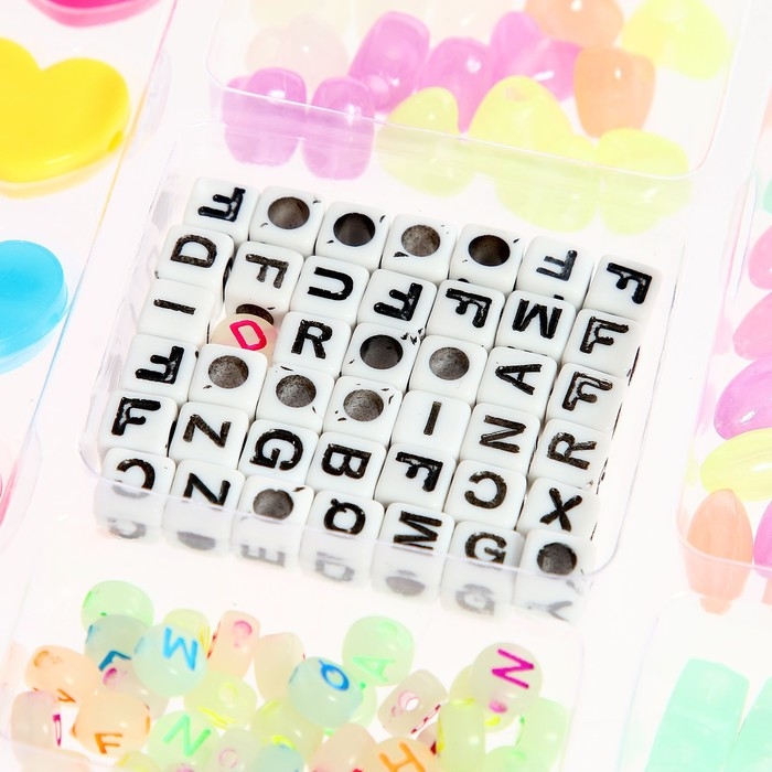 Набор для творчества &laquo;Создай своё украшение&raquo;, светящиеся бусины, 10 браслетов, 8 видов бусин