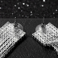 Серьги висячие со стразами &laquo;Водопад&raquo; квадрат, цвет белый в серебре, 9,5 см