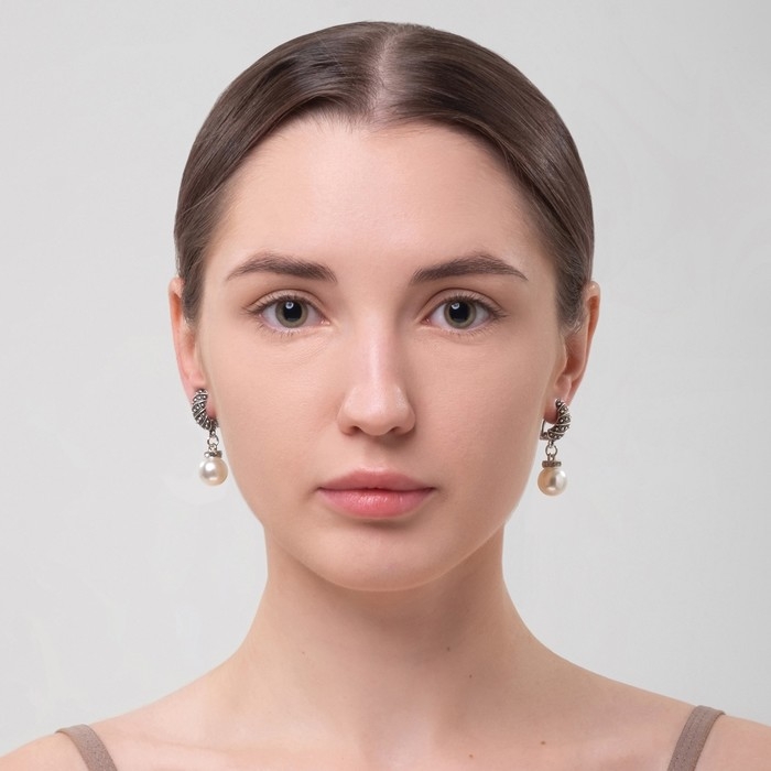 Клипсы «Грейс» диагональ бусин, цвет белый в чернёном серебре Клипсы «Грейс» диагональ бусин, цвет белый в чернёном серебре