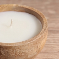 Свеча в деревянной чаше, парафин и соевый воск 9,5х9,5х4 см