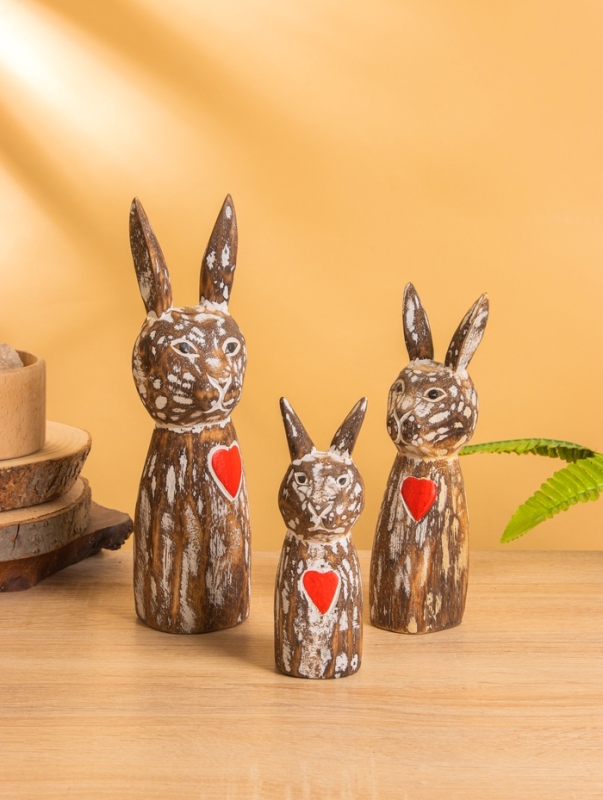 Набор сувенирный "Зайцы с сердечком" дерево, h - 25,20 и 15 см, цв. коричневый