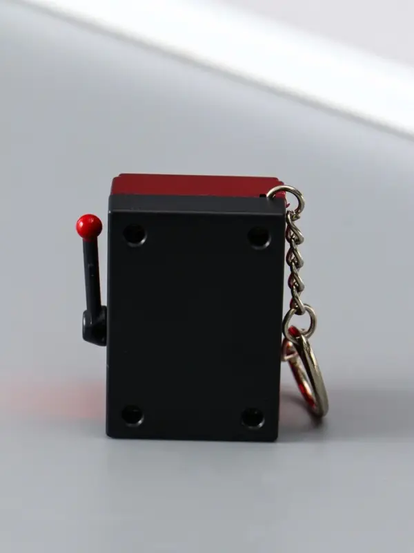 Брелок пластик "Игровой автомат - казино" красный 2,7х3,4х5 см
