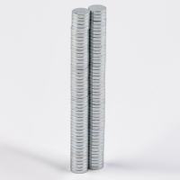 Магнит неодимовый , размер 1 шт. &mdash; 5 &times; 5 &times; 1 мм, набор 100 шт.