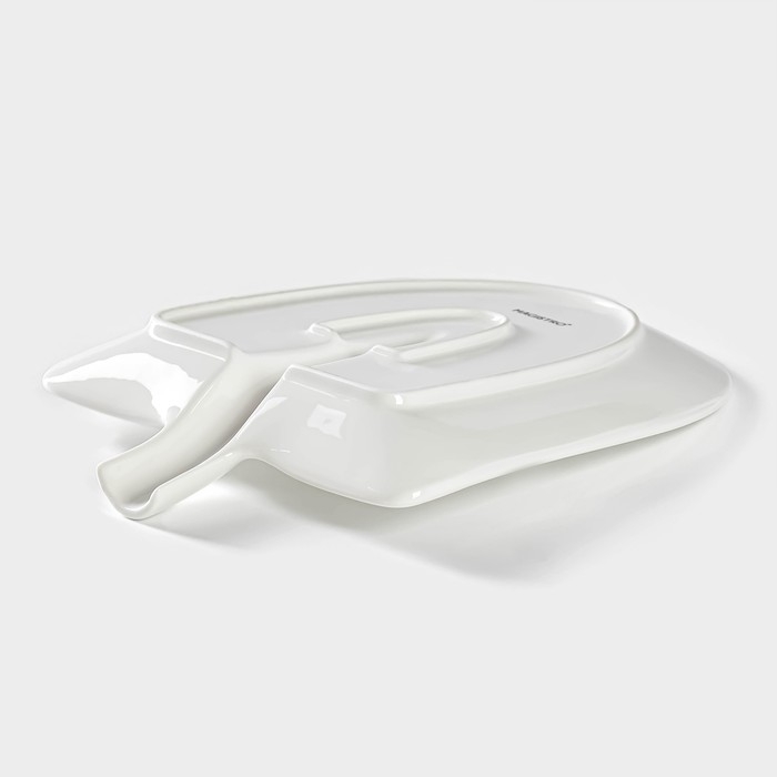 Блюдо фарфоровое Magistro &laquo;Бланш&raquo;, 24&times;18&times;4,5 см, цвет белый