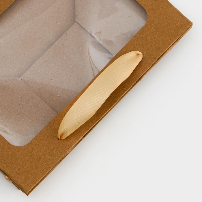 Пакет подарочный с широким дном и окном 20 &times; 14 &times; 13,2 см, крафт