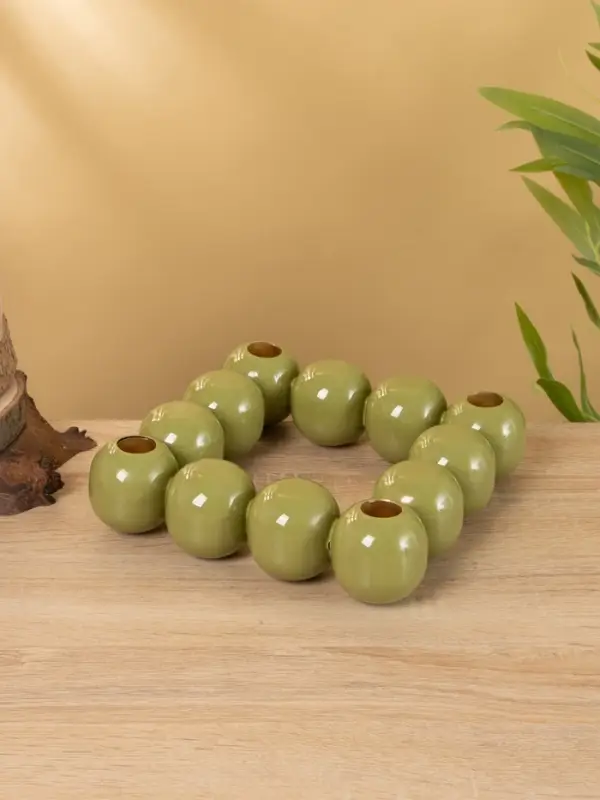 Подсвечник на 4 свечи &laquo;Бусы&raquo;, с 12 сферами, 20.5&times;20.5&times;5.5 см, авокадо