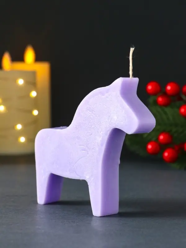 Свеча новогодняя "Лошадка" 10,5х10 см, фиолетовый