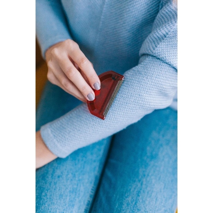 Щётка для удаления катышков, 7,5 &times; 4,5 &times; 0,5 см, цвет МИКС