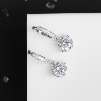 Серьги со стразами &laquo;Блум&raquo; полукруглое крепление, цвет белый в серебре