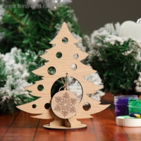 Сувенир &laquo;Елочка со снежинкой&raquo; на подставке