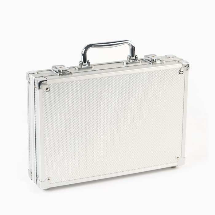 Покер в металлическом кейсе (2 колоды карт, фишки 200 шт б/номинала, 5 кубиков), 20.5 х 29 см