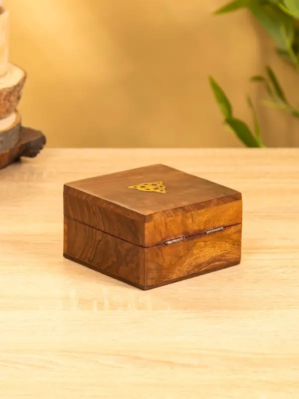 Шкатулка "Трикветр" 10х10х6 см, дерево шишам