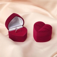Футляр бархатный под серьги/кольцо &laquo;Сердце&raquo; крылья ангела, 5,2&times;4,6, цвет бордовый