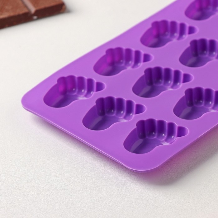 Форма для конфет и шоколада Доляна &laquo;Следопыт&raquo;, силикон, 22&times;10&times;1,8 см, 15 ячеек (3,6&times;2,7 см), цвет МИКС