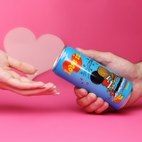 Вода газированная Love is, с клубникой и бананом, 330 мл