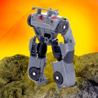 Робот &laquo;Автобот&raquo;, трансформируется