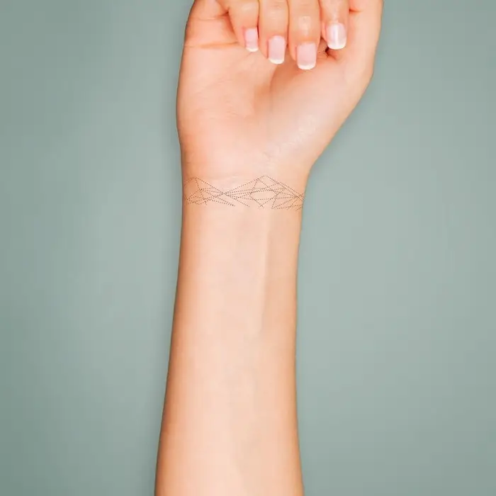 Переводная тату на тело чёрная &laquo;Браслет. Полигональные фигуры&raquo;, 20&times;3 см