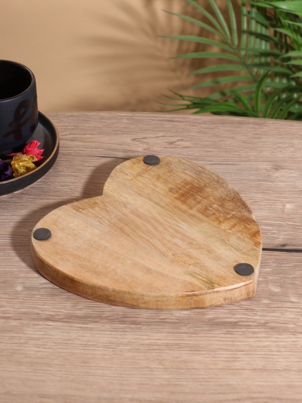 Блюдо в форме сердца &laquo;Крабы&raquo;, дерево манго, 20.5&times;20&times;2.3 см