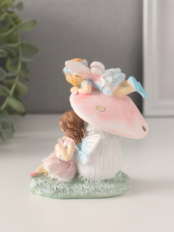 Сувенир полистоун "Девочки-феи с грибочком и кроликом" 9х6,5х10 см