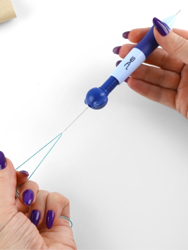 Игла для выш-я по ковровой технике d1,3/1,6/2,2мм SKC с нитев-м блистер голубой/синий TR