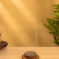 Подставка под благовония "Домовой" 7х7х2,5 см, дерево шишам