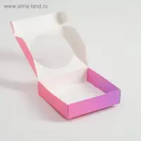 Подарочная коробка сборная с окном, розово - сиреневая, 11.5&times;11.5&times;3 см