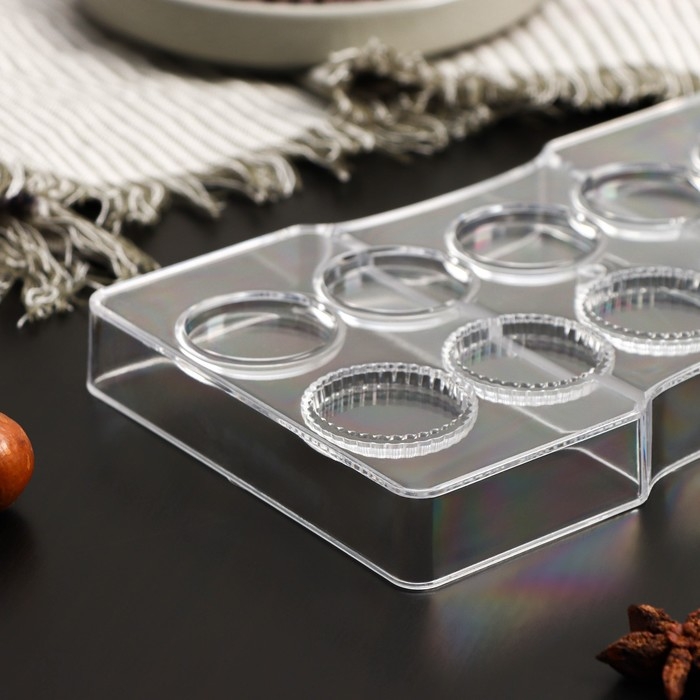 Форма для конфет и шоколада KONFINETTA &laquo;Медаль&raquo;, 20&times;12&times;2,5 см, 10 ячеек 3,3&times;0,4 см, цвет прозрачный