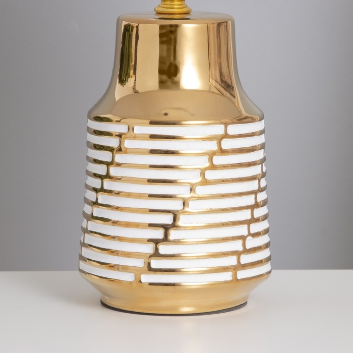 Лампа настольная "Карла" 1х40Вт Е14 белый/золото 22х22х36см