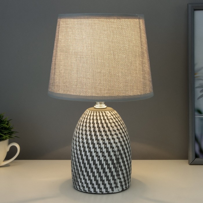 Лампа настольная с абажуром "Рабица серый" Е14 18х18х29 см RISALUX