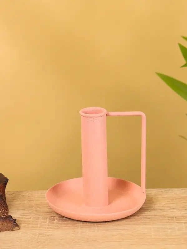 Подсвечник на 1 свечу текстурный с ручкой и блюдцем &laquo;Пудровый розовый&raquo;, 10&times;10&times;9.5 +/- 0.5 см