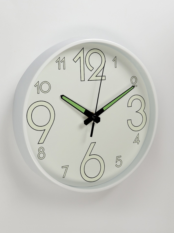 Часы настенные интерьерные &laquo;Классика&raquo;, плавный ход, светящиеся, d-25 см