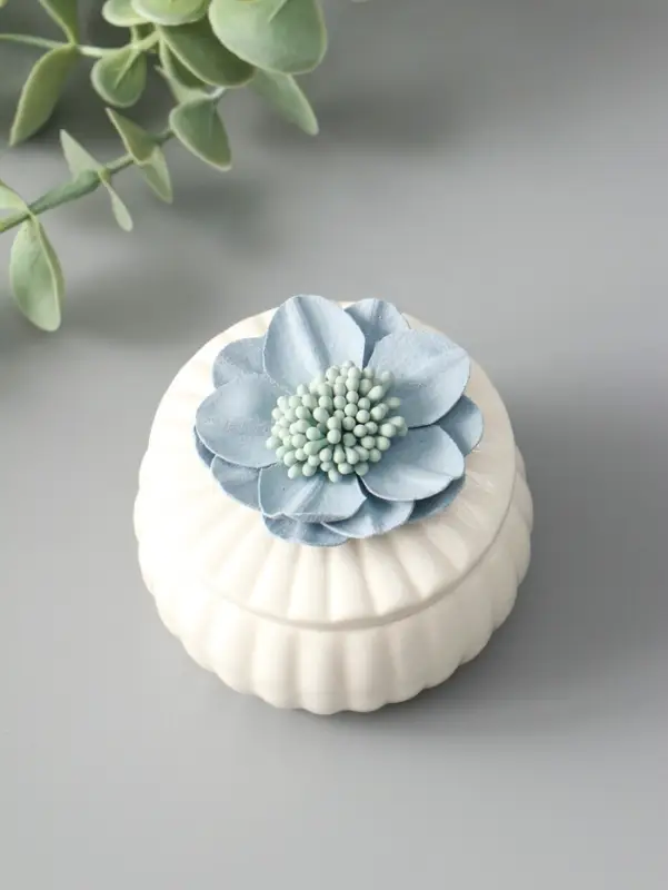 Шкатулка керамика "Голубой цветок" белая 7х7х6,5 см