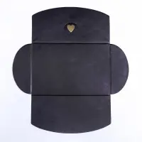 Конверт для подарочного сертификата, с тиснением, чёрный, 10.5&times;7 см