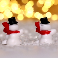 Миниатюра кукольная &laquo;Снеговик с шарфом&raquo;, набор 2 шт., размер 1 шт. &mdash; 3,3 &times; 2,7 см