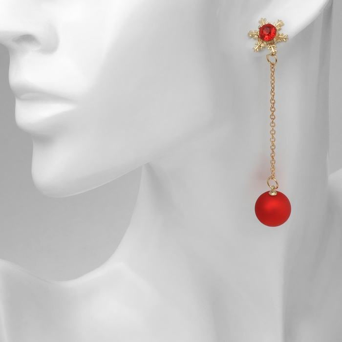 Новый год! Серьги &laquo;Новогодние&raquo; висячие, шар и снежинка, цвет красный в золоте