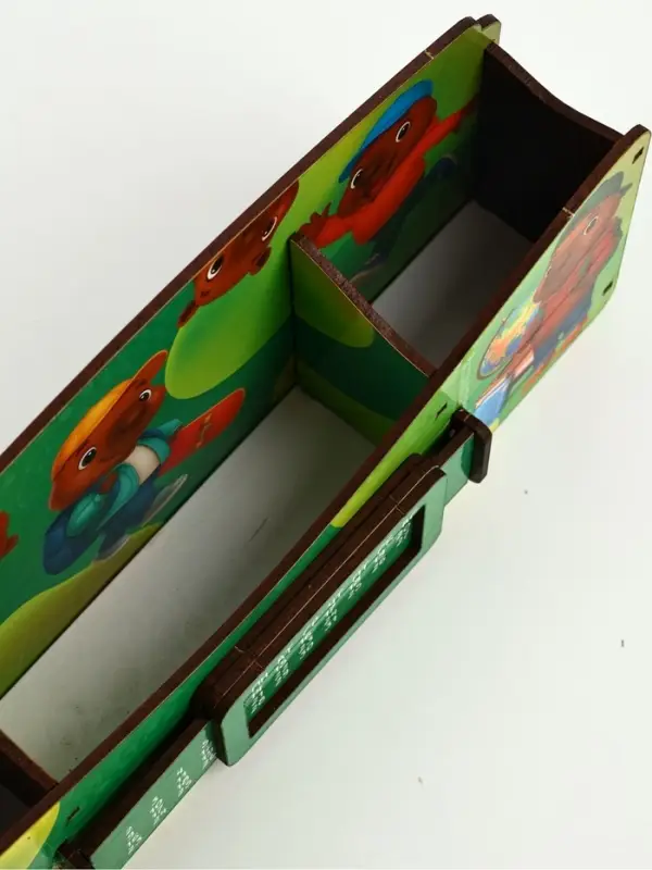 Органайзер для канцелярских предметов &laquo;Капибара&raquo;, вечный календарь