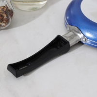 Сковорода &laquo;Лерой&raquo;, d=14 см, пластиковая ручка, антипригарное покрытие, цвет МИКС