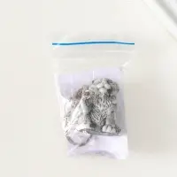 Брелок "Котенок с поднятой лапкой маленький" 3,5 см