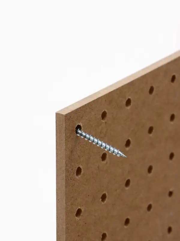 Настенная перфорированная панель ДСП односторонняя, 90&times;0.6&times;30 см, шаг 2.5 см, белая