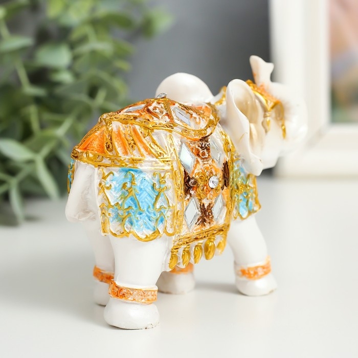 Сувенир полистоун "Белый слон в золотой попоне с синими вставками" МИКС 9,5х5х7 см