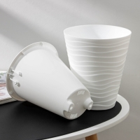 Кашпо для цветов со вставкой &laquo;Валенсия&raquo;, 2,8 л, цвет белый