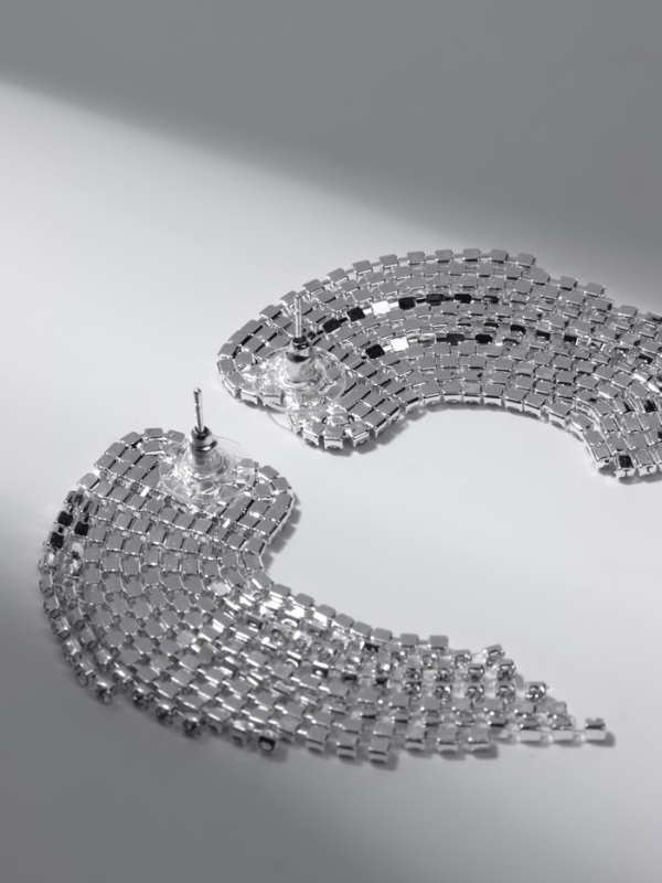 Серьги висячие со стразами &laquo;Вечное сияние&raquo; сердечки, цвет белый в серебре