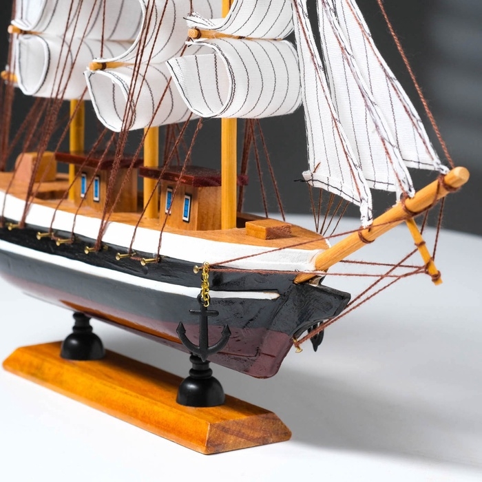 Корабль сувенирный средний &laquo;Пилад&raquo;, борта тёмные, 33х31х5 см