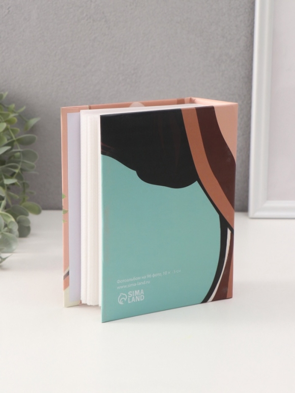 Фотоальбом на 96 фото 10х15 см "Клубника и губы" матовый с ламинацией 16,5х12х5,5 см