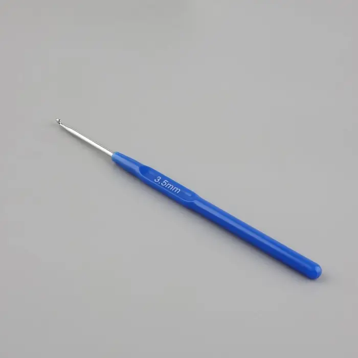 Крючок для вязания, с пластиковой ручкой, d = 3,5 мм, 13,5 см, цвет синий, цена за 1 штуку