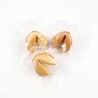 Набор в коробке-домике &laquo;Счастья в Новом году&raquo;, чай 50 г, печенье 3 шт, конфеты 100 г