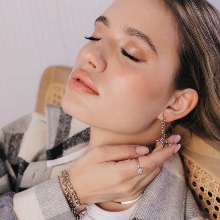 Серьги &laquo;Собачка&raquo; на цепи, цвет серебро