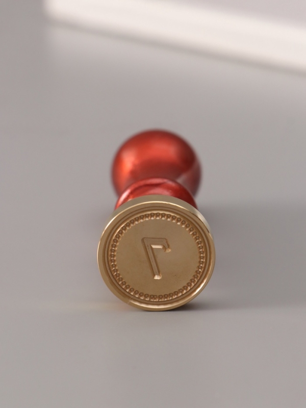 Печать для сургуча с пластиковой ручкой "Классика цифра 7" 2,5х2,5х6,3 см